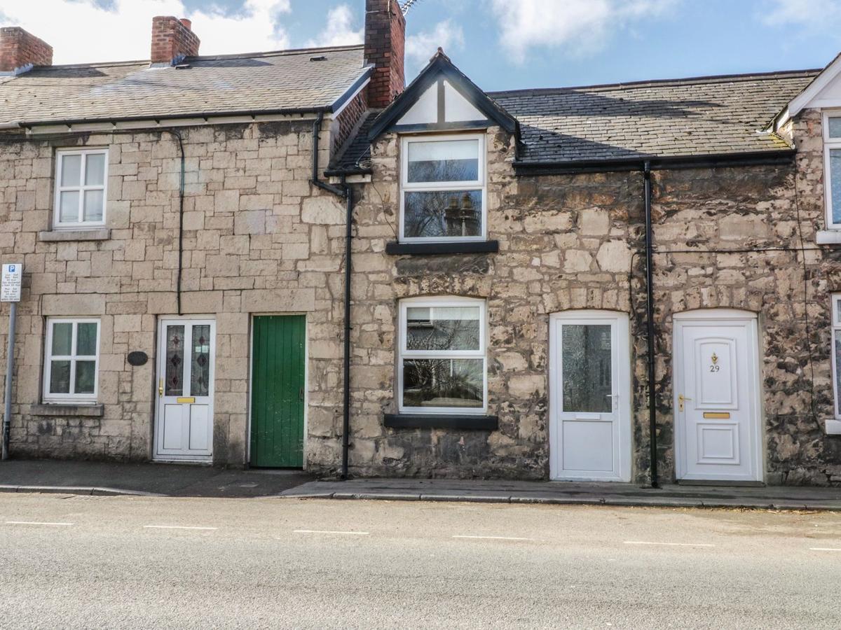 27 Borthyn * Ruthin